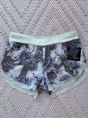 NWT Cycle House Mint & Black Floral Shorts Medium